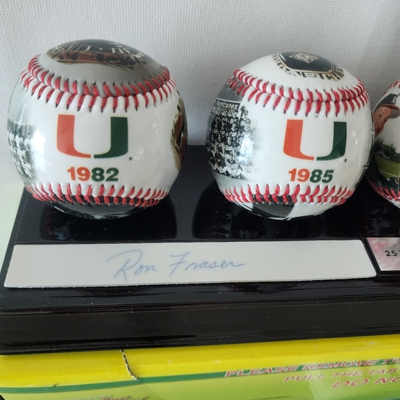 RARE UM Baseball Signed Balls 25 Years Of Excellence 425 Of 1500 Limited Edition - Picture 5 of 16